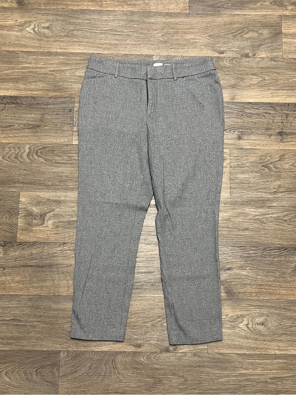 A New Day Gray Cropped Stretch Dress Pant Size 14 Trouser Neutral Work Office